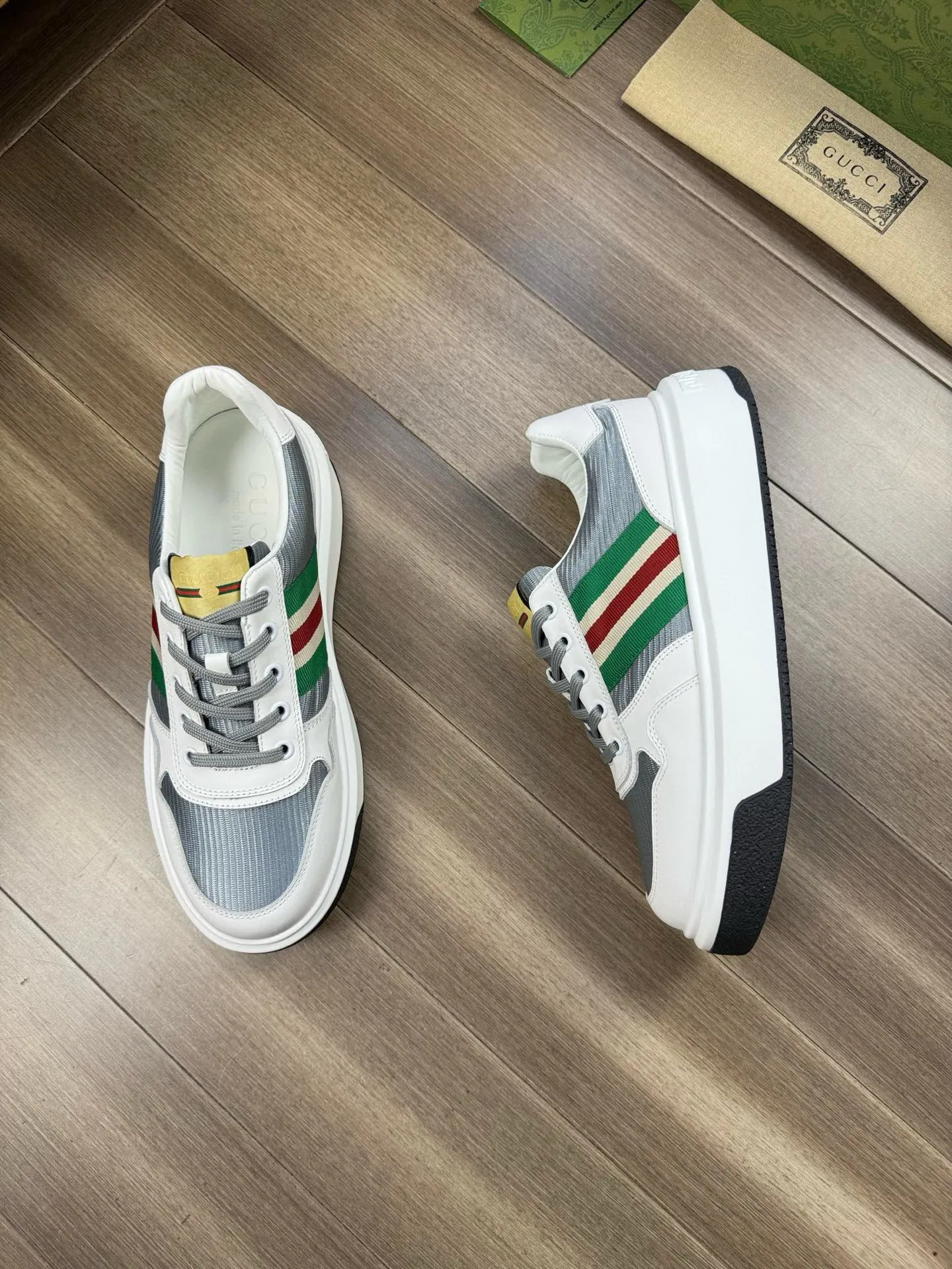 [Gucci] Gucci men's shoes 💰820💰 - High-end quality original order - Upper: 🔝Imported Nappa calfskin·Brand high mercerized cloth·Brand webbing -Inner: water-dyed cowhide, -Outsole: ultra-light T men's shoes💰U foam. Rubber; two-color molded outsole -Ultra-high quality control·Fine workmanship: highlighted (high-end·luxury·grade) -Size: 38-44 (45, can be customized)